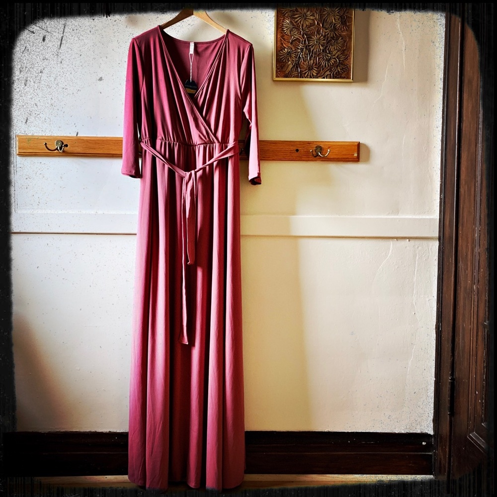 2XL Plus size extra maxi dress. Never worn w tags
